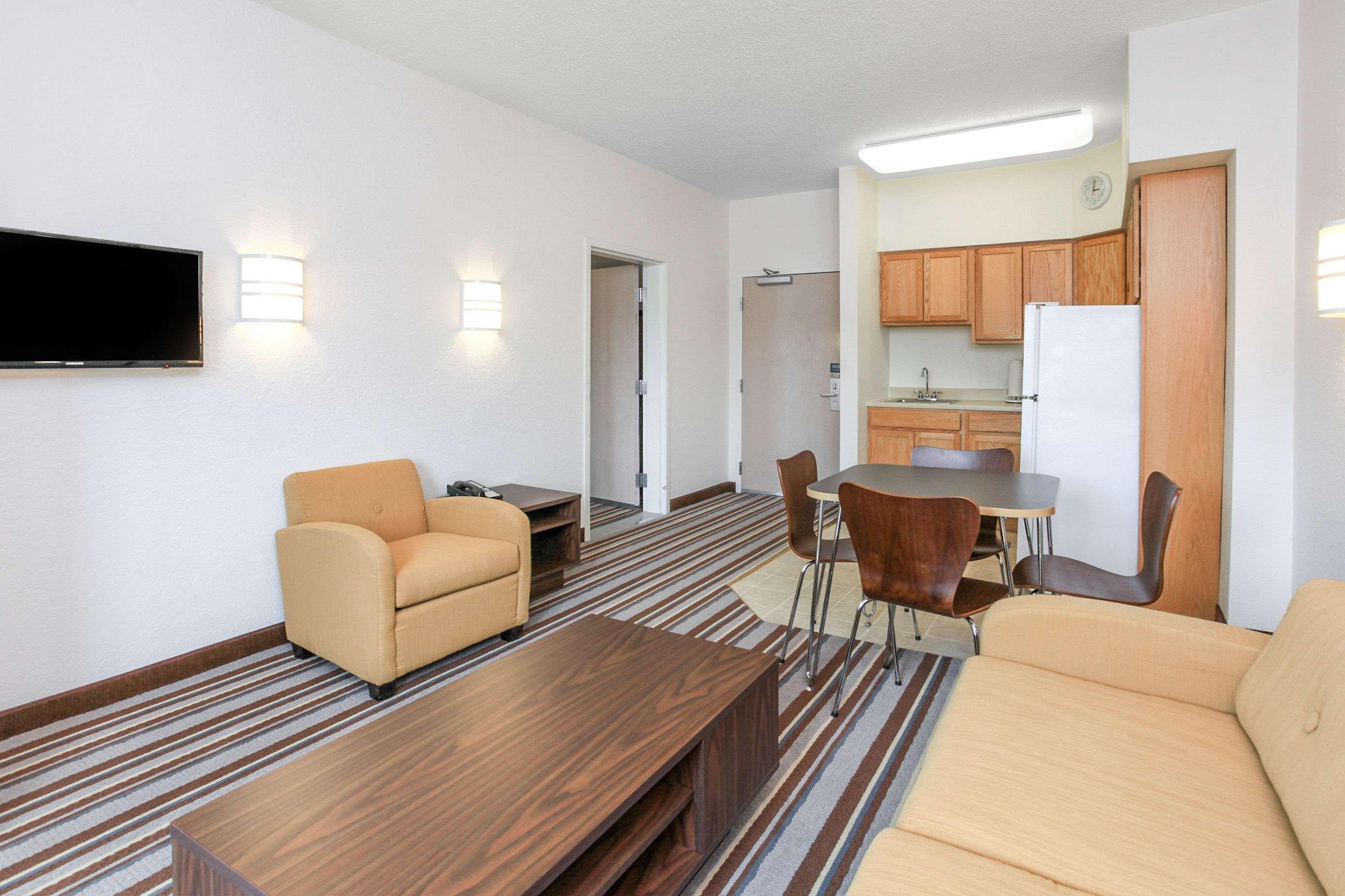 Super 8 By Wyndham Sault Ste. Marie Hotel Exterior photo