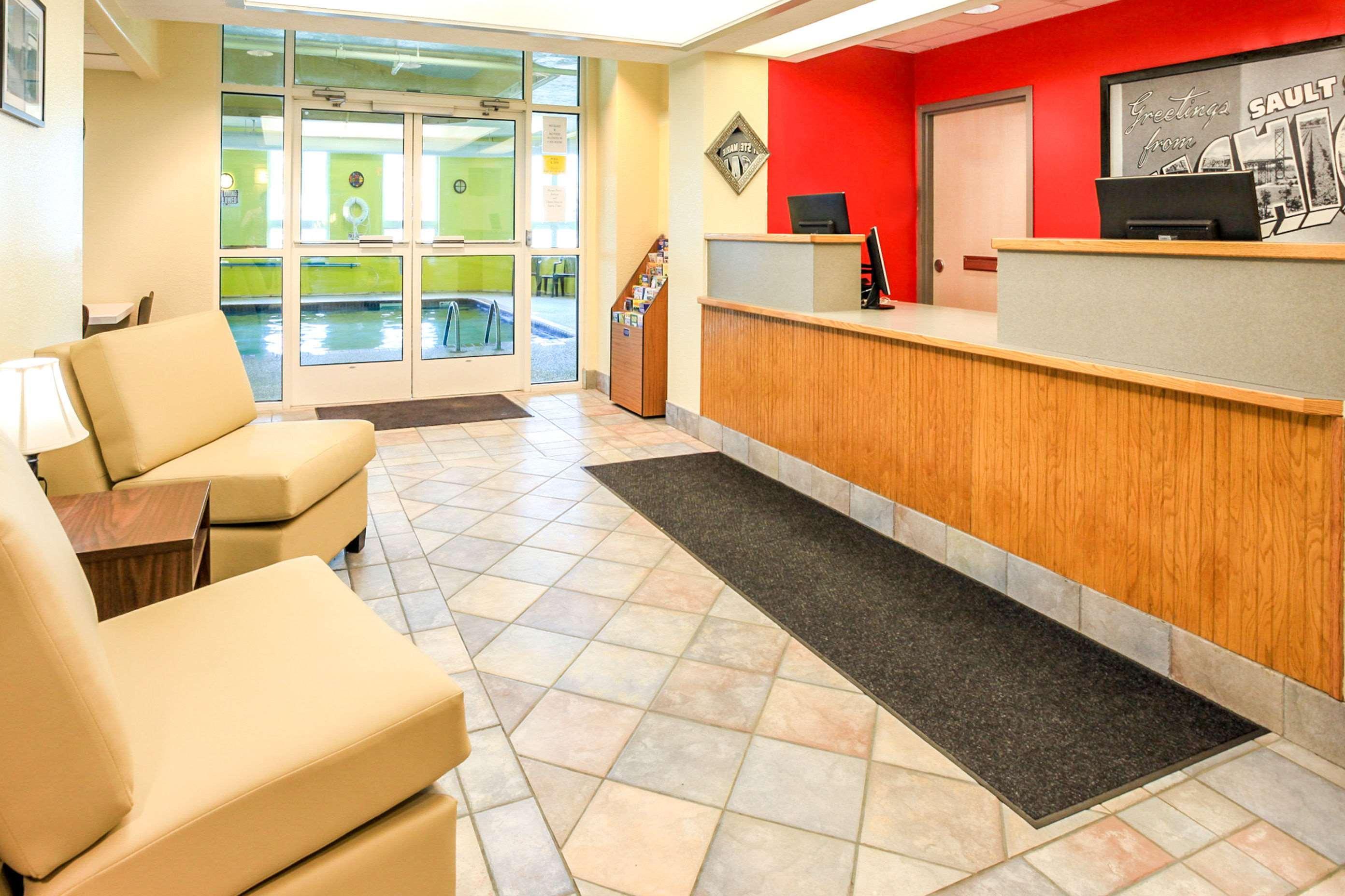 Super 8 By Wyndham Sault Ste. Marie Hotel Exterior photo